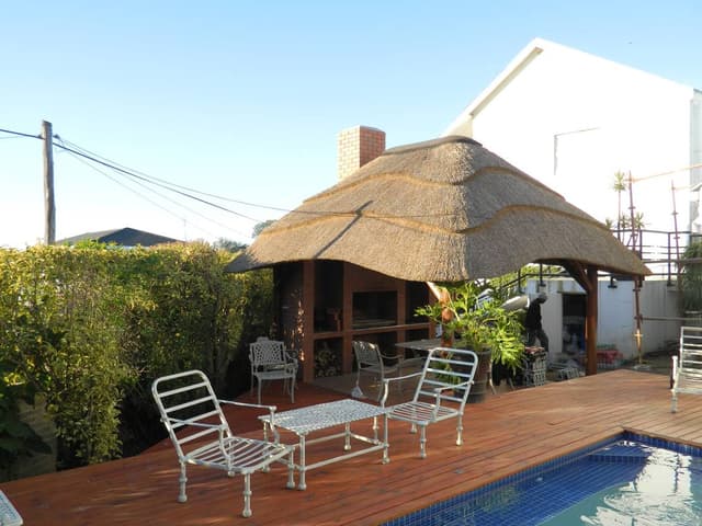 Thatched Lapa