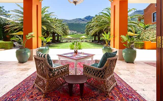 Persian Alley in La Residence: elegant outdoor setting for meetings and events.