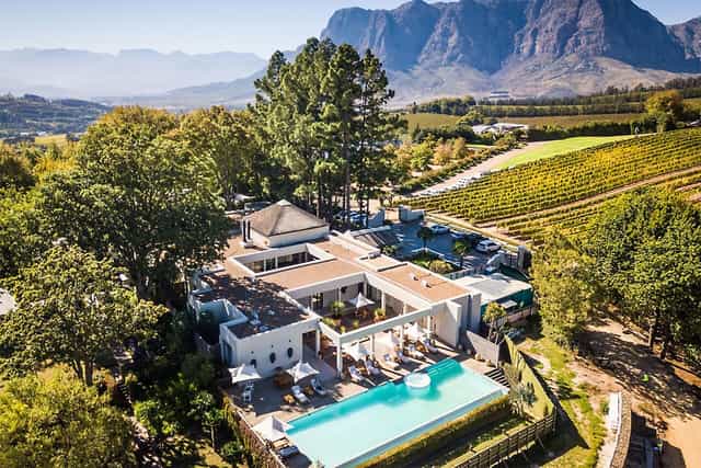 Helicopter flight to Delaire Graff ...