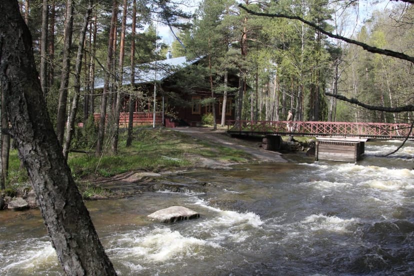 Langinkoski scenic venue with rustic charm for retreats and team-building events.