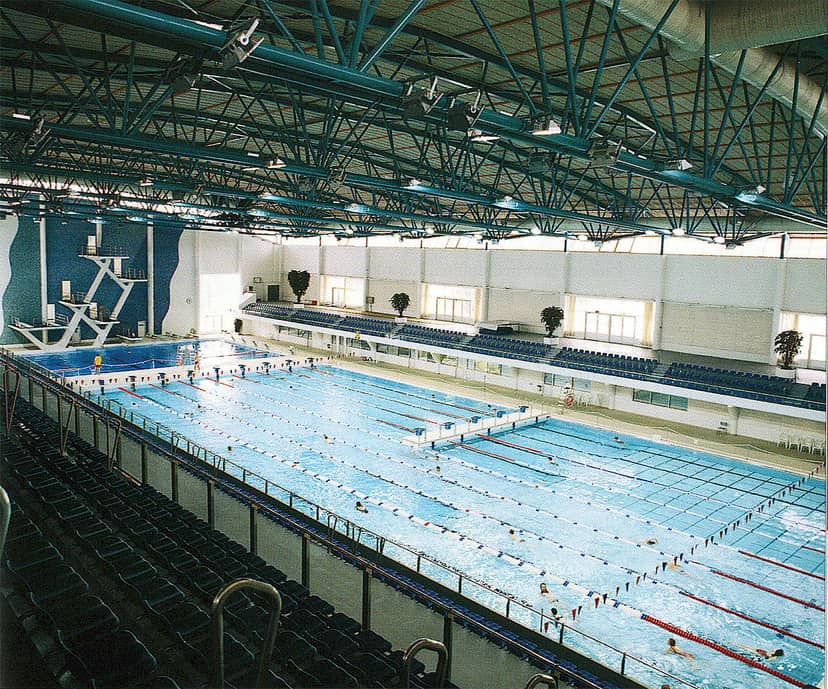 Mäkelänrinne aquatic center, spacious venue for competitive swimming events.