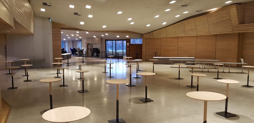 Sief Hall in Dipoli, versatile event space with natural lighting for meetings and presentations.