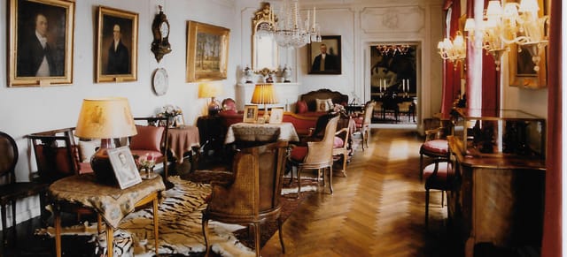 Elegant Mannerheim Museum event space with vintage decor, ideal for upscale gatherings.