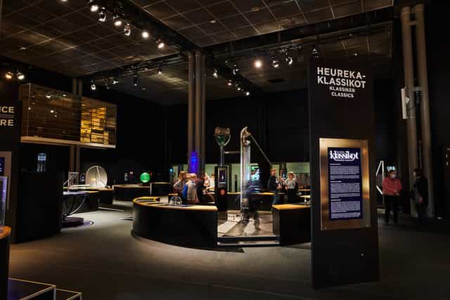 Dynamic Heureka exhibition space with modern displays for interactive events and workshops.