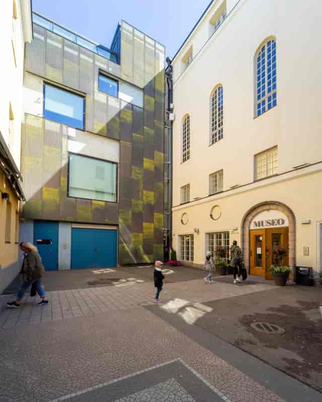 Falkman wing, Helsinki City Museum: modern event space with charming courtyard for gatherings.