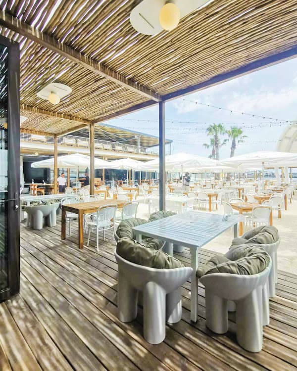 Champagne Deck