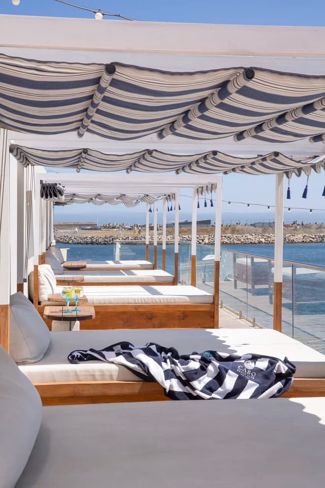 Champagne Deck