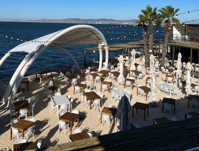 Cabo Beach, Full Venue