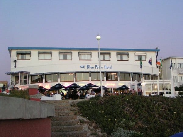 Bar at Blue Peter Hotel with coastal views, perfect for meetings and events.