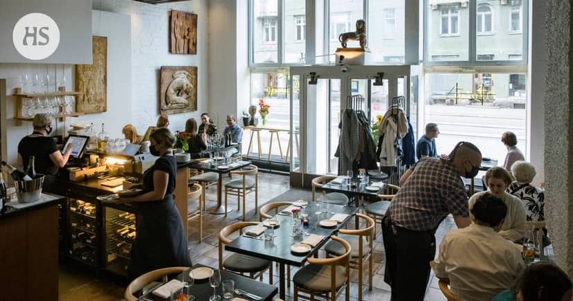 Lively restaurant interior at Ravintola Ateljé Finne, ideal for brunch and private events.