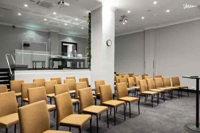 Selim meeting room at Hotel Lilla Roberts, perfect for corporate presentations.