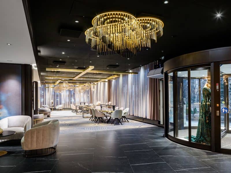 Elegant event space at Crowne Plaza Helsinki with chandeliers for meetings and gatherings.