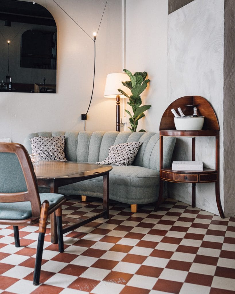 Cozy seating in Muru's Cabinet for informal meetings and networking events.