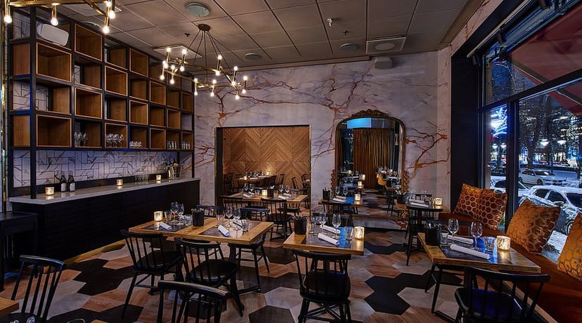 Stylish restaurant in Pompier Espa with elegant lighting for events and gatherings.
