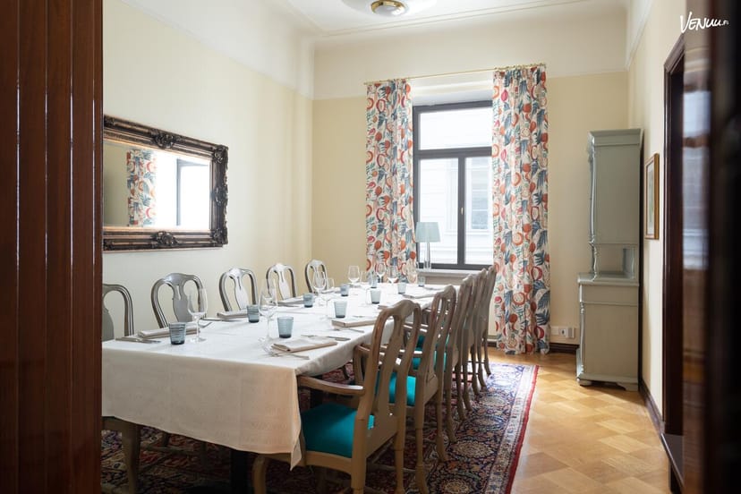 Elegant meeting room in Fabritius, Salutorget for corporate discussions and gatherings.