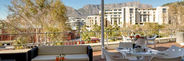 Breakwater Lodge