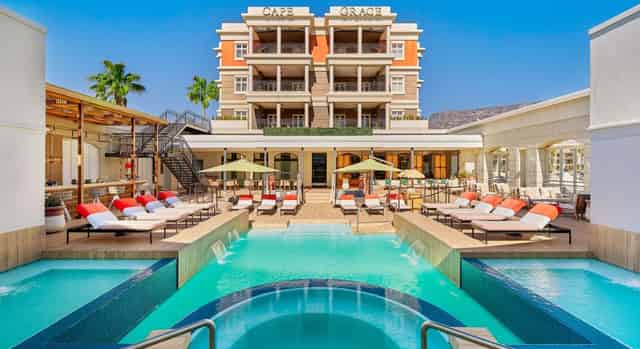 Pool Bar
