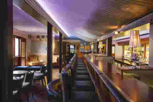Bascule Bar