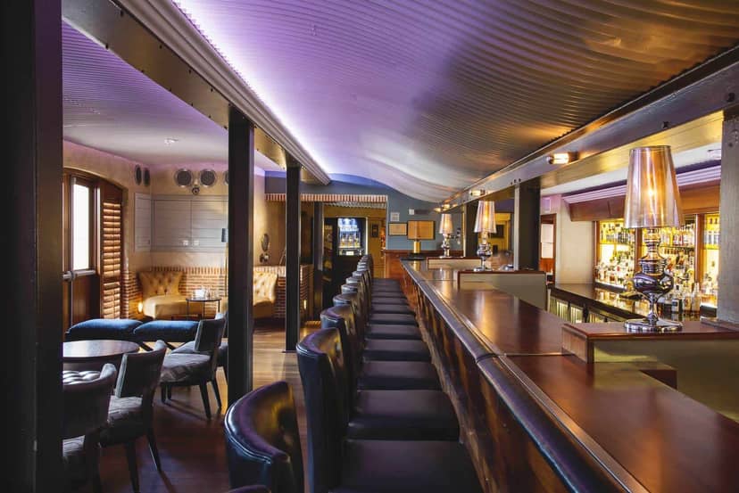 Cape Grace Hotel, Bascule Bar, V&A ...