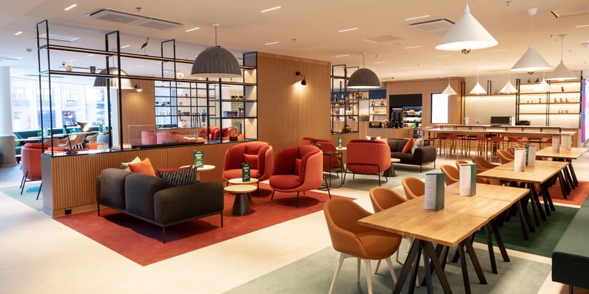 Modern lounge at Restaurant Platta, Holiday Inn Helsinki - Expo for networking events.