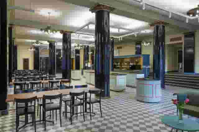 Restaurant Hall