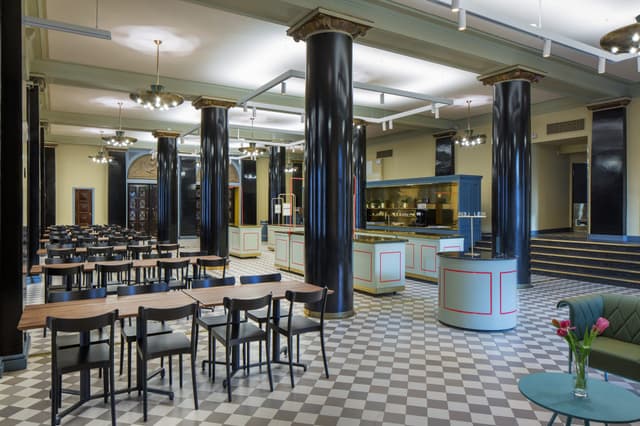 Restaurant Hall