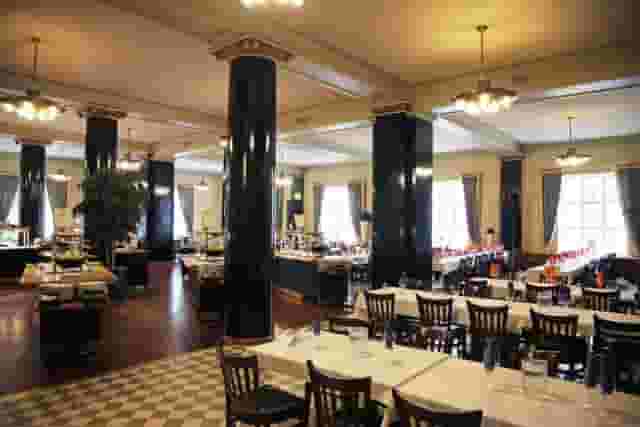 Restaurant Hall