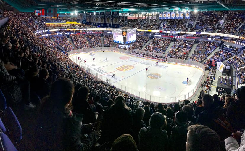 Helsingin jäähalli ice hockey arena filled with fans, perfect for large events and gatherings