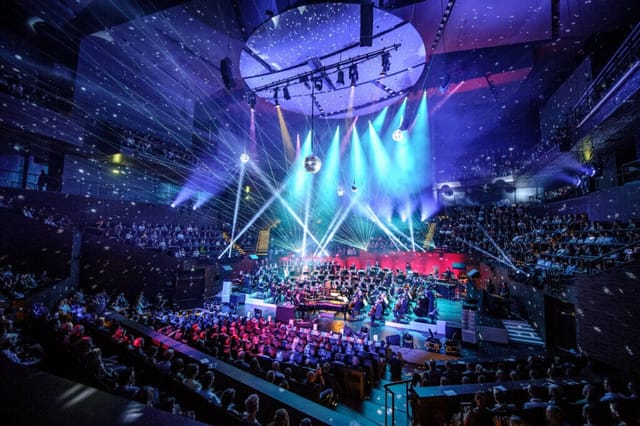 Glazed foyer - Musiikkitalo