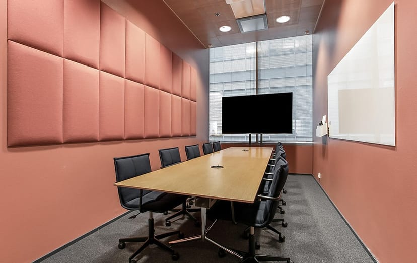 Modern conference room in Pasilan Linkki for effective meetings and presentations.