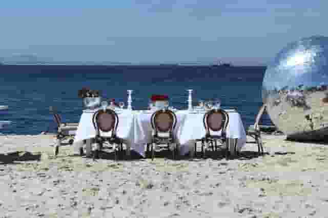 Café & Beach