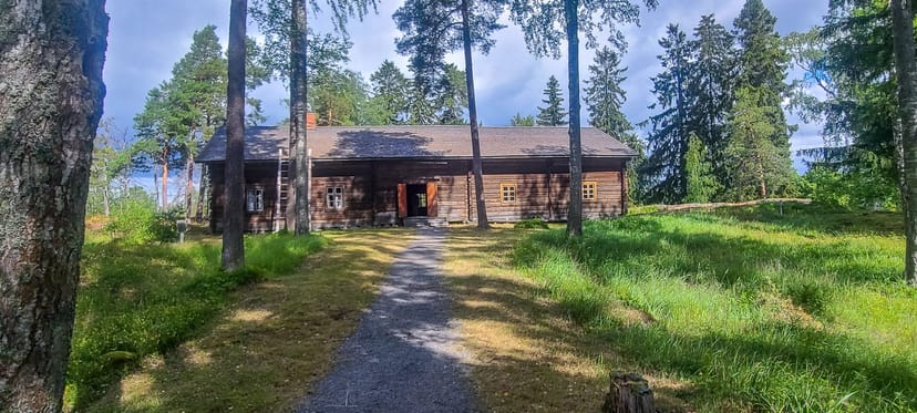 Rustic Parsonage in Seurasaari, perfect for retreats and team-building events.