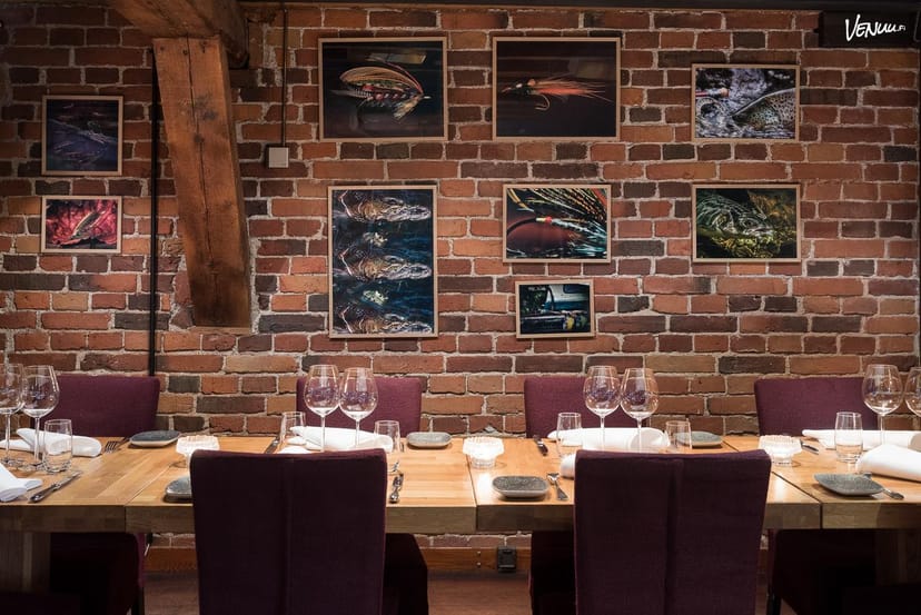 Elegant dining setup at Häät in Ravintola Nokka, ideal for intimate dinners and gatherings.