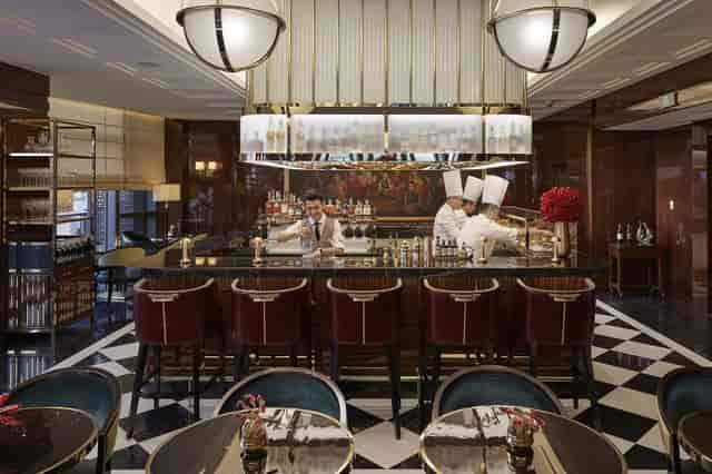 Elegant bar area in Wangfu Room, perfect for networking and cocktail receptions.