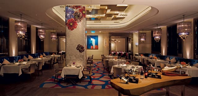 Cocktail Bar and Lounge