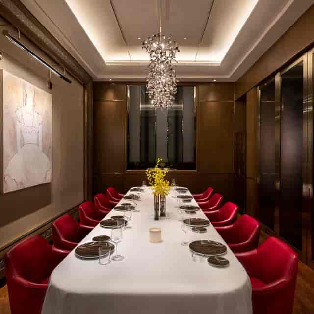 Elegant private dining room at 8½ Otto e Mezzo BOMBANA for corporate events and gatherings.