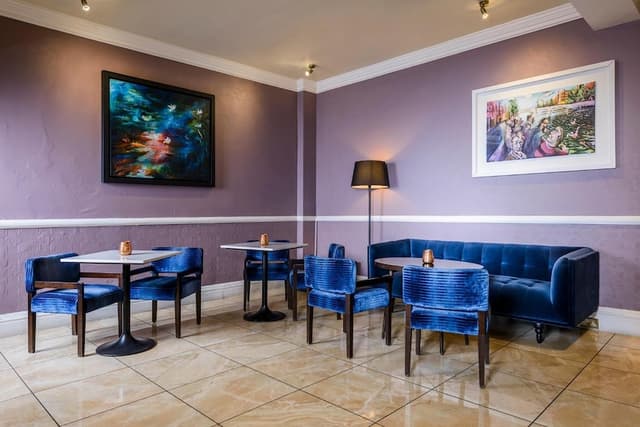 Club Lounge