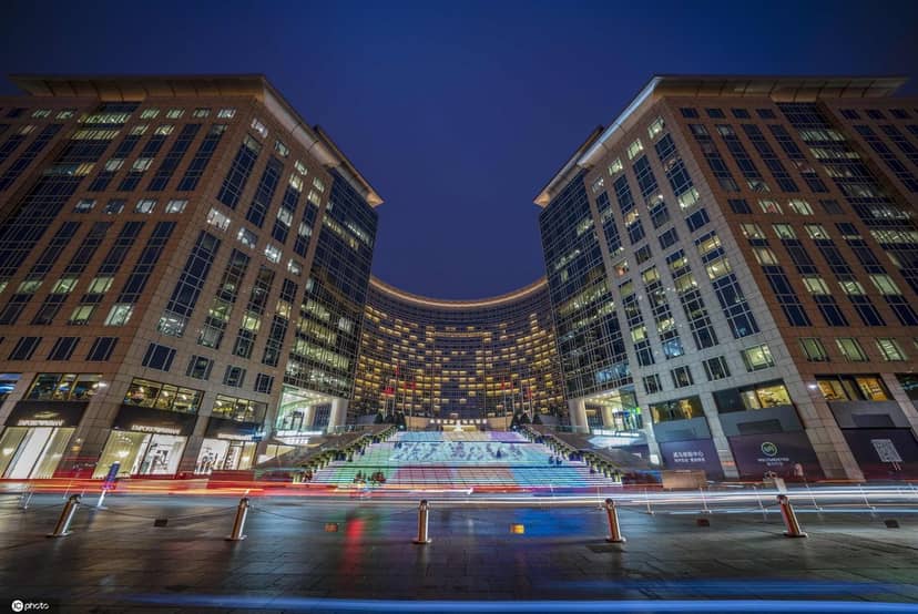 Capital Ballroom at Renaissance Beijing, modern venue with ambient lighting for events.
