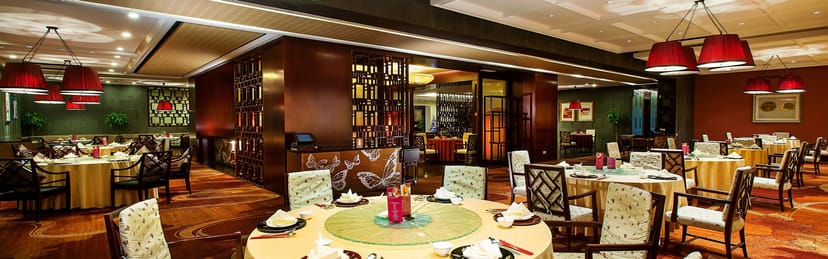 Rouge Restaurant dining space in Crowne Plaza Beijing for corporate events and gatherings.