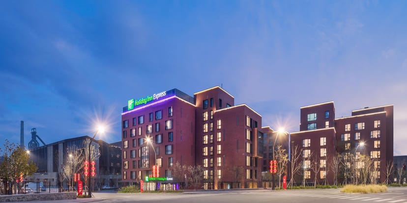 Modern Suites at The Lakeview Hotel, ideal for corporate events and conferences.