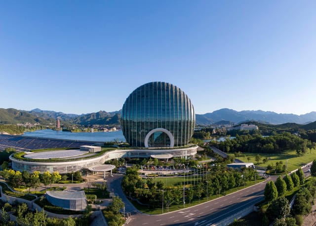 Modern meeting room at Sunrise Kempinski Hotel Beijing, perfect for conferences and exhibitions.