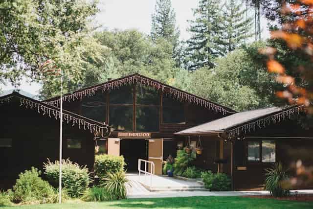Banquet hall