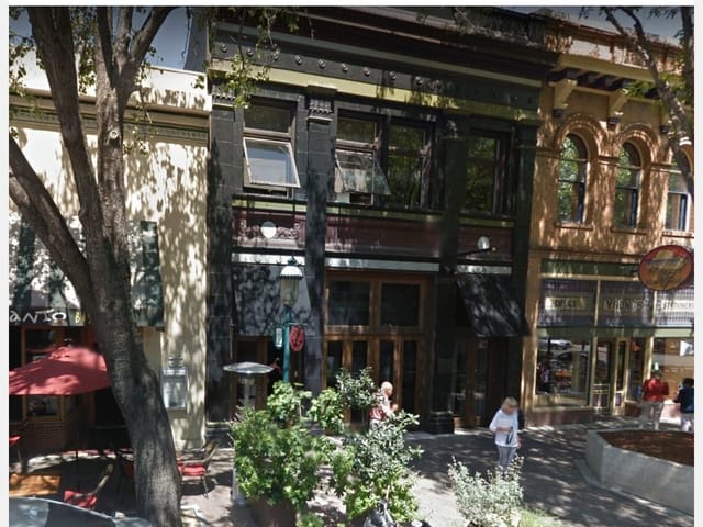 Charming outdoor restaurant in Vesta, Redwood City for events and casual meetings.