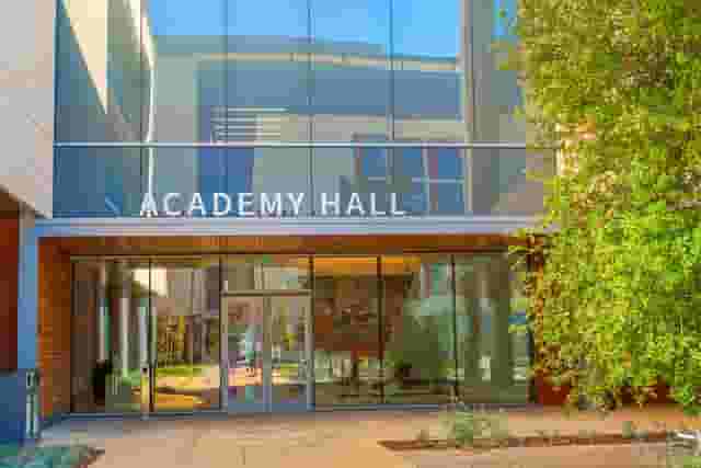 University Hall U385