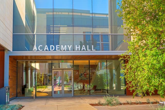 University Hall U385