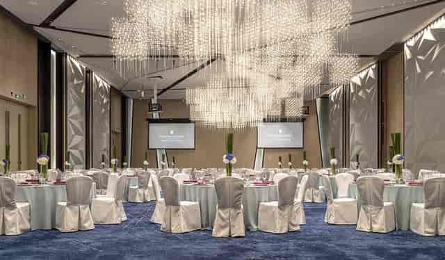 InterContinental Grand Ballroom Foyer with elegant chandeliers, ideal for corporate events.