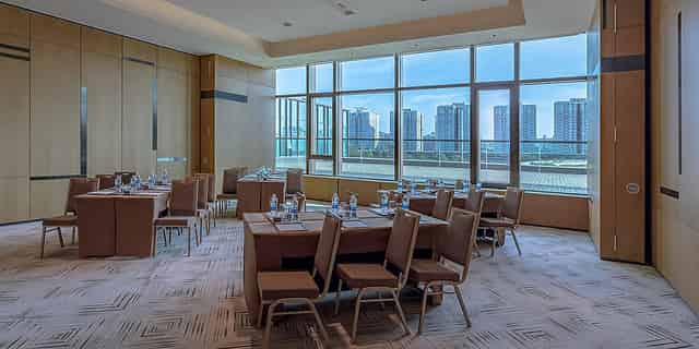 HUALUXE Beijing Xinan