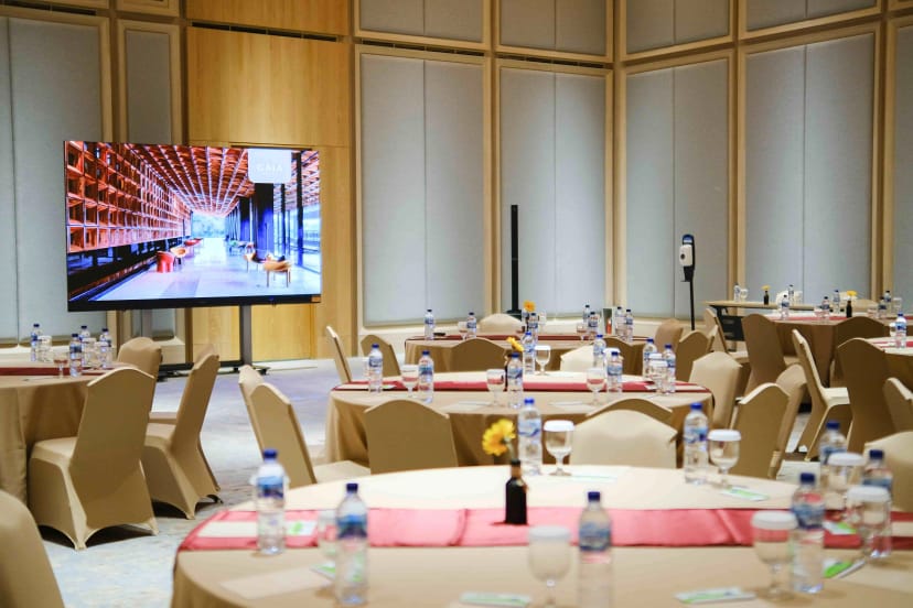 360 Meeting Room at Gaia Hotel Bandung, modern venue for corporate events and conferences.