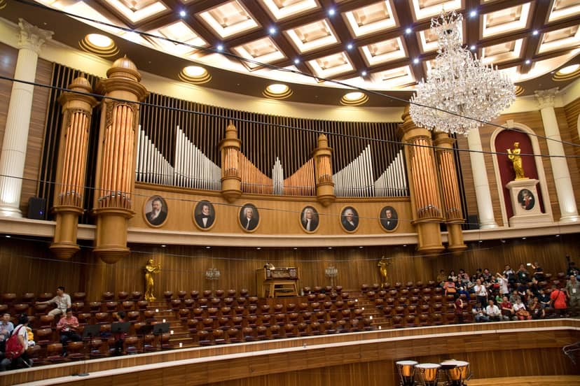 Aula Simfonia Jakarta – Aquilaa