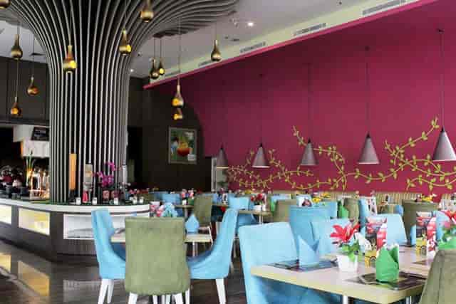 Private dining room at Mercure Serpong with modern decor for events and meetings.